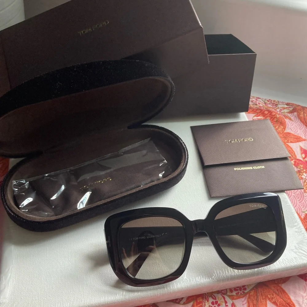 Brand New Tom Ford Carla Sunglasses - Picture 5 of 7